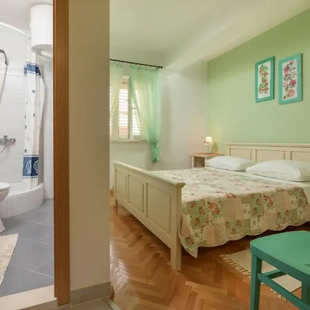 Terrace Apartment Podgora