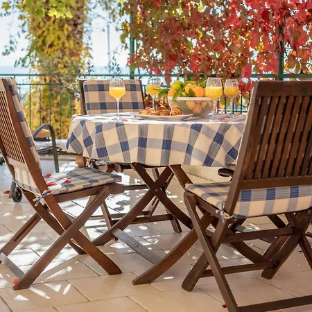 Terrace * Podgora