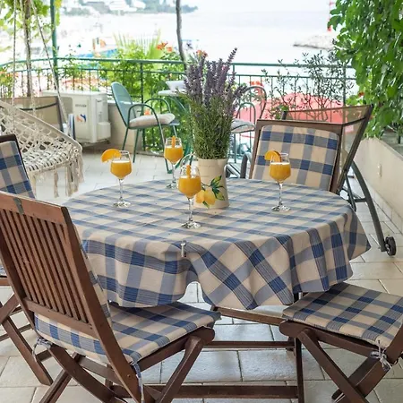 Terrace Apartment *