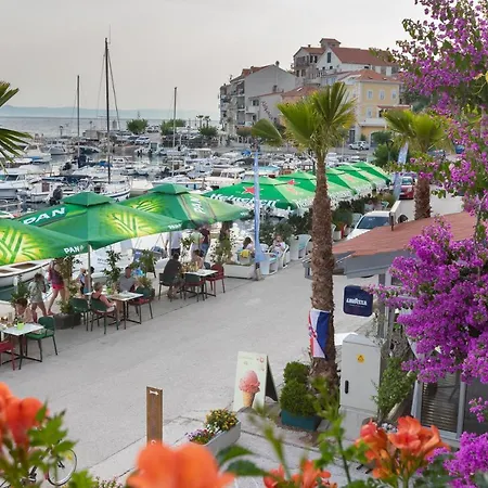 Terrace *