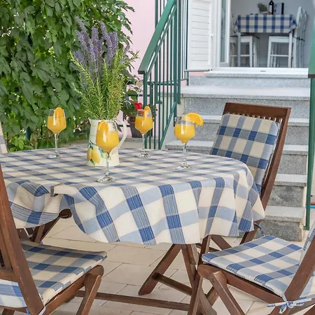 Terrace Apartment *